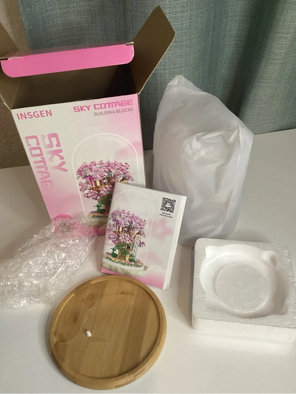 New Sky Cottage Insgen 1382 PCs Cherry Blossom Bonsai Tree Building Set Gift